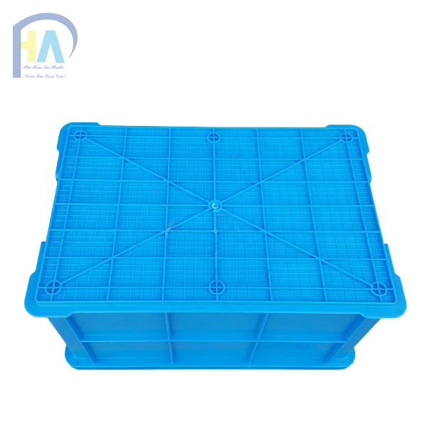 Thùng nhựa đặc B5 với các đường gân tăng cứng bền bỉ
