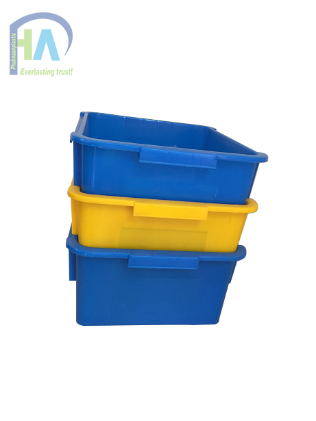 Thùng nhựa đặc A3 xếp chồng lên nhau