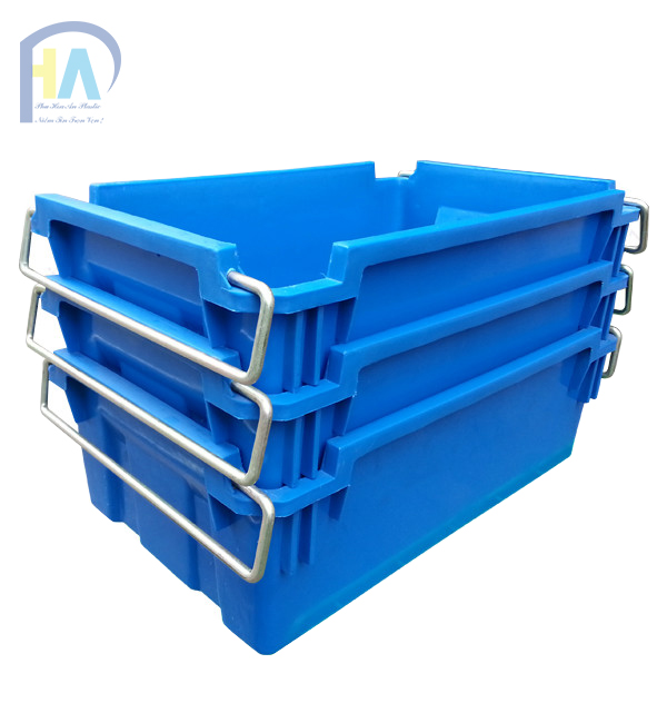 Thùng nhựa đặc A2 xếp chồng lên nhau chắc chắn