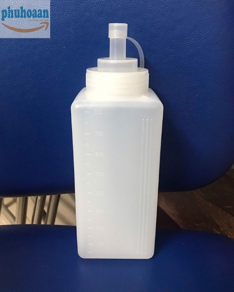 Chai nhựa đựng sốt 800ml (vuông)