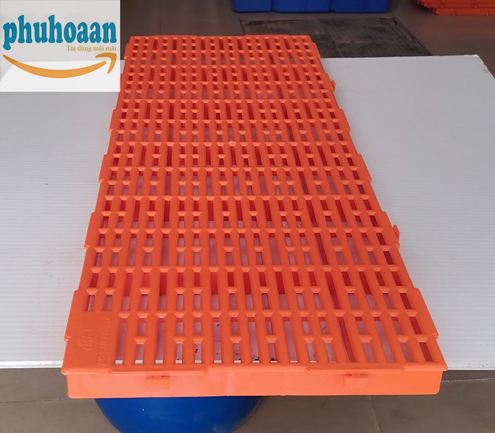 Tấm Nhựa Lót Sàn Heo 40×110cm – Sàn Heo Nái Đẻ